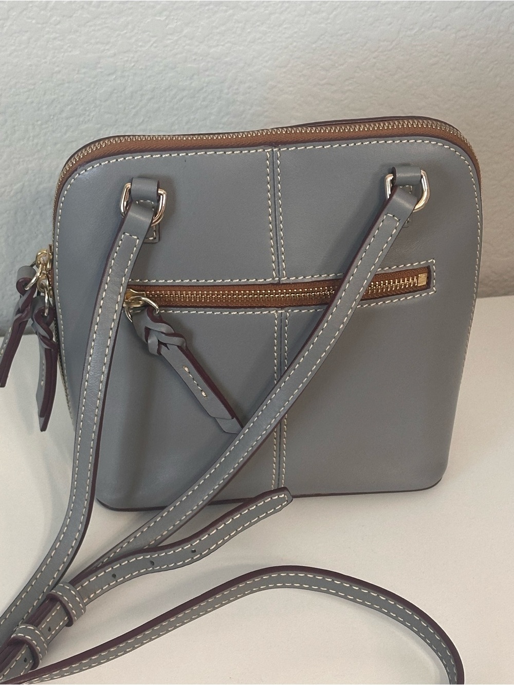 Dooney & Bourke Trixie crossbody bag in slate gray leather red interior - Picture 4 of 12